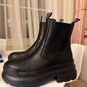 Liu Jo Black Chunky Heeled Boots